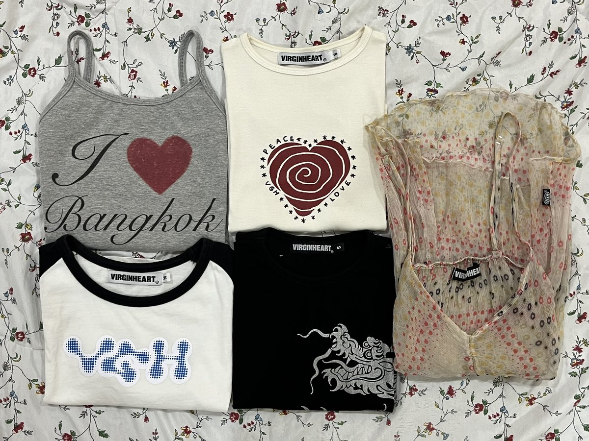 daisyfull_'s tweet photo. ♡⃟ ส่งต่อเสื้อผ้า Vgh https://t.co/4sWH3PTJAz stylist Cintage Sunfap giltmon 🍥
มีมากกว่าในรูป ทั้ง มือ 1 มือ 2 

ลงพรุ่งนี้ (05/08) เวลา 19:00 น. 
📮ค่าส่งเหมา 50.- | รี+ปัก ลด 5.- ♥️

#ส่งต่อเสื้อผ้า #ส่งต่อเสื้อผ้ามือสอง #เสื้อผ้ามือสอง  #เสื้อผ้ามือสองสภาพดี #เสื้อผ้ามือ2 https://t.co/HV0Ee48c8g