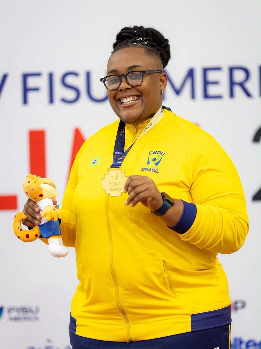 instmaiconfr's tweet photo. 🥇🇧🇷 É CAMPEÃ PAN-AMERICANA!

Nossa atleta Ana Damasceno conquistou o ouro nos Jogos Pan-Americanos Universitários, em Lima, no Peru!

Uma conquista que enche o Instituto Maicon França de orgulho e mostra que dedicação, disciplina e trabalho transformam sonhos em realidade. https://t.co/gEV26L03PY