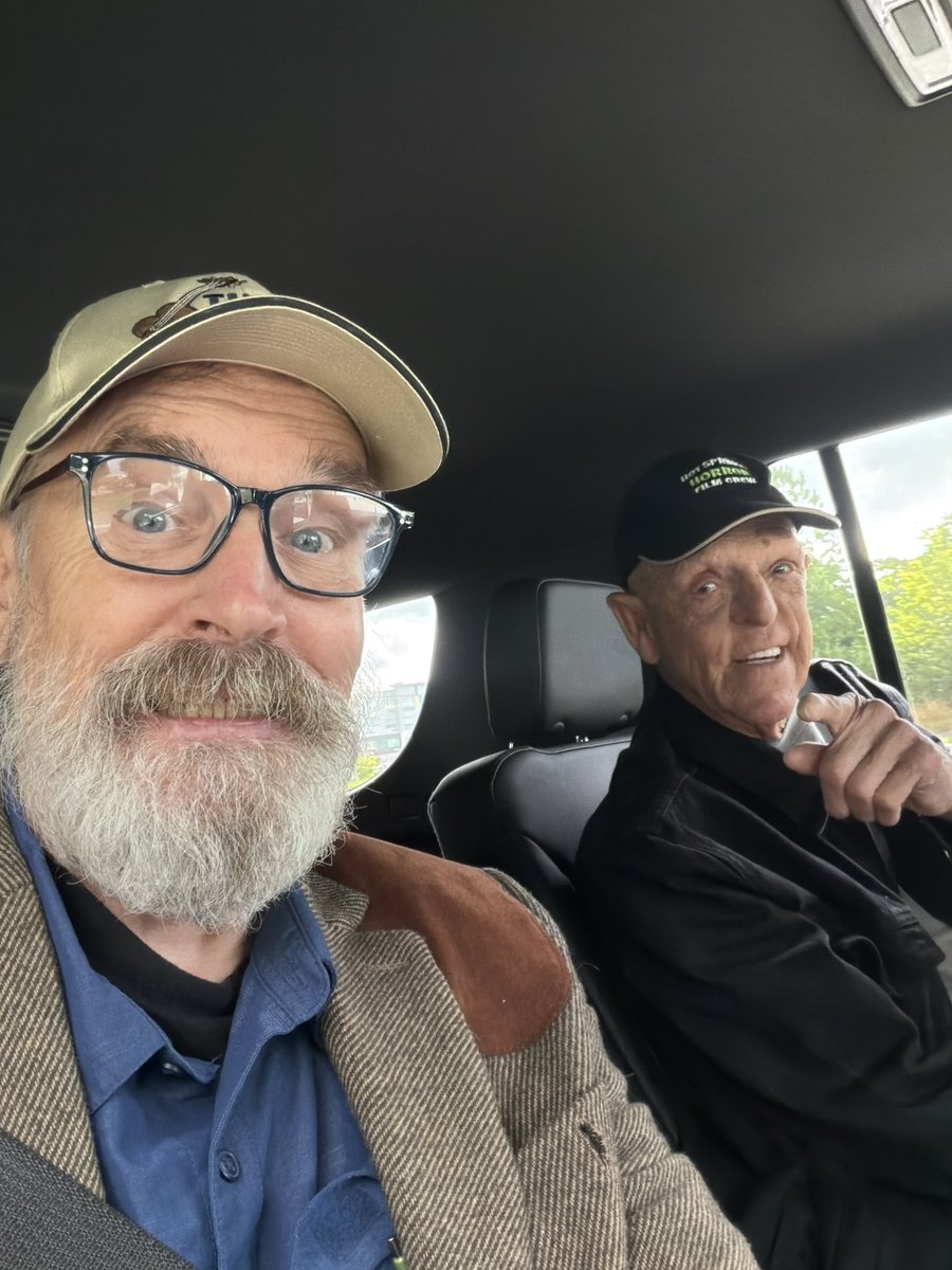 choptopmoseley's tweet photo. Thanks, @creepyconknox We had a blast!! I’ll see you next weekend in Long Beach, CA, at @MidsummerScream https://t.co/veN0rfyGhd