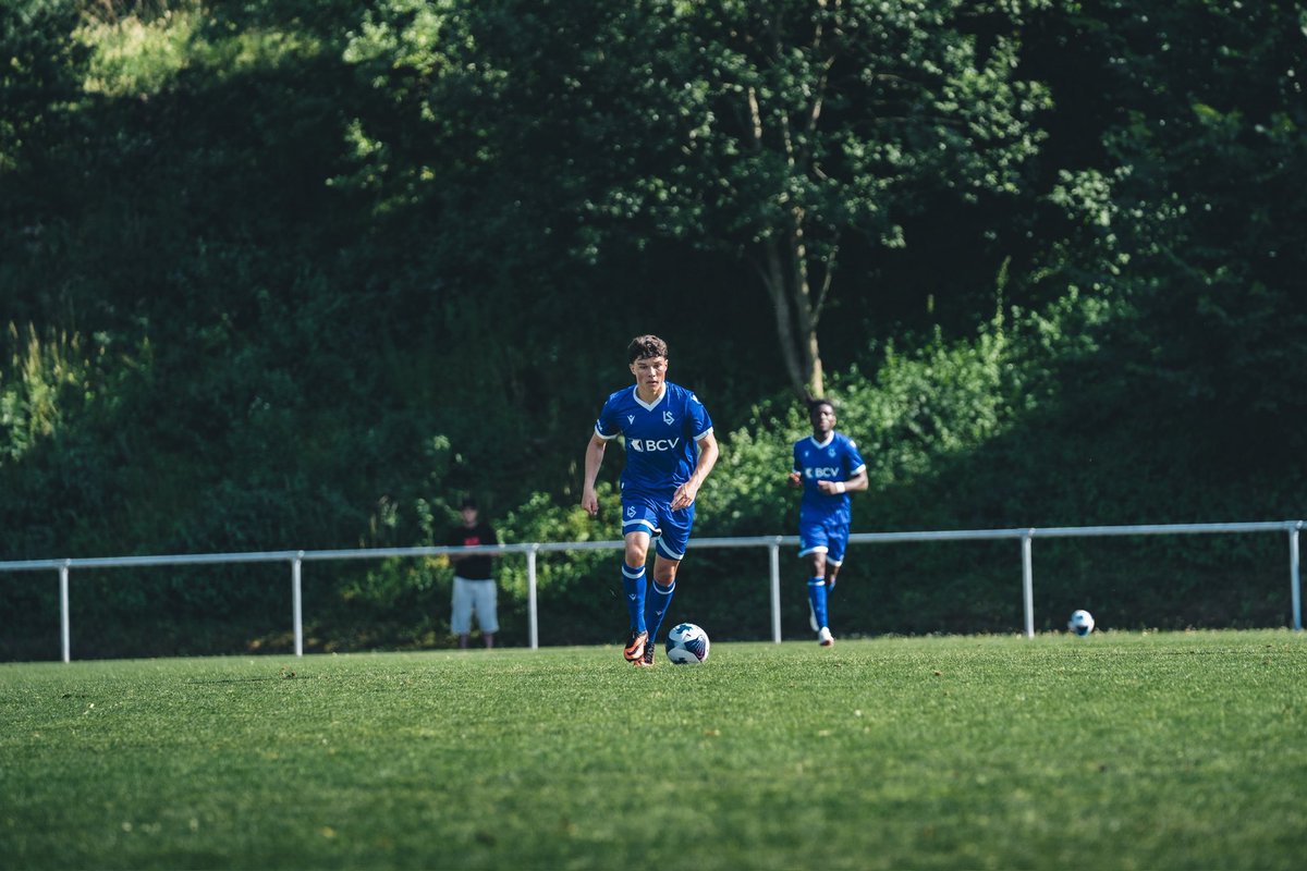 lausanne_sport's tweet photo. 𝐄𝐓𝐇𝐀𝐍 𝐁𝐑𝐔𝐂𝐇𝐄𝐙 𝐏𝐑𝐄𝐓𝐄 𝐀𝐔 𝐘𝐕𝐄𝐑𝐃𝐎𝐍 𝐒𝐏𝐎𝐑𝐓 𝐅𝐂

Pur produit de l'Académie du LS, le milieu de 18 ans poursuivra sa progression en Dieci Challenge League avec l'objectif d'engranger un maximum de temps de jeu.

Bonne saison, Ethan 💙🤍

#yapasplusfort https://t.co/Wy5kfG1da8