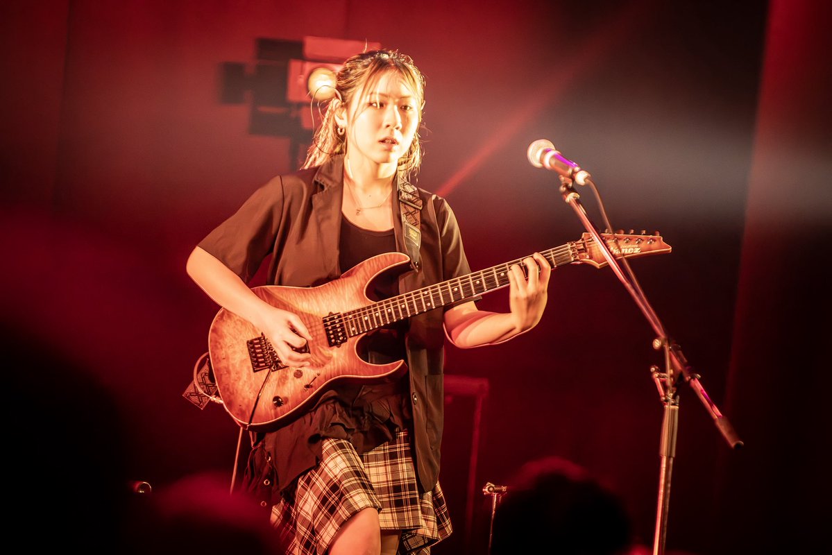 lisaxguitar's tweet photo. ちょいと遅くなりましたがインスタにて沢山写真投稿しましたーっ😉❤️‍🔥
次は8/10福岡〜！！チケット残りめちゃ僅か😎
 #KOIAI https://t.co/gwJVYaUpcU