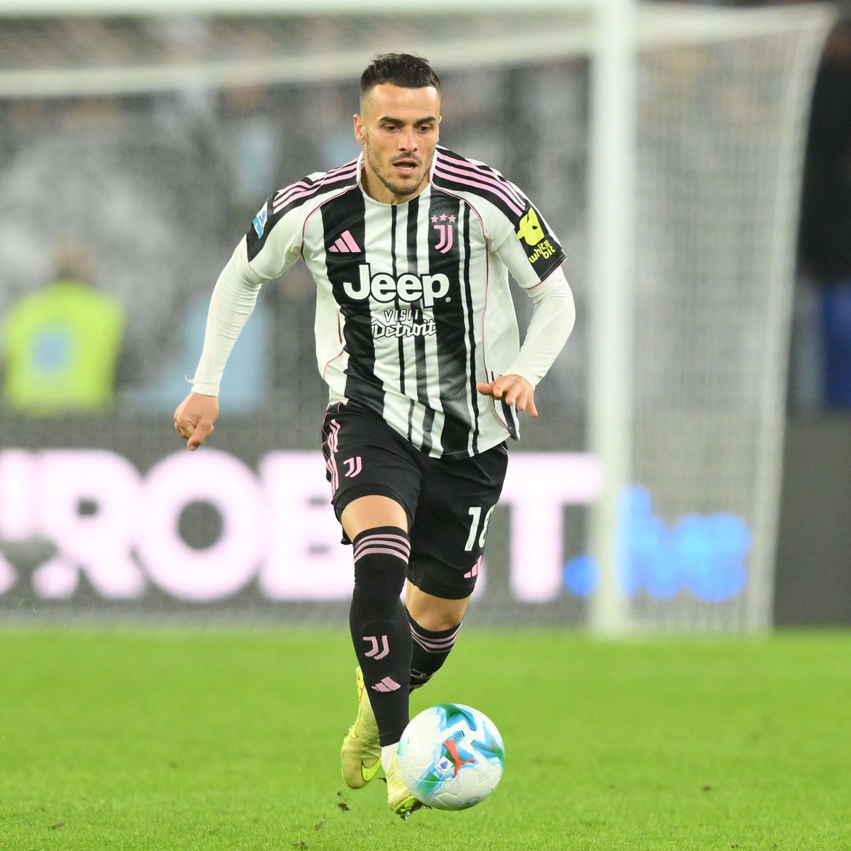 demarkesports's tweet photo. PSV, 33 yaşındaki Filip Kostic'le iki yıllık sözleşme imzalayacak. (Fabrizio Romano) https://t.co/7W2SCEmGE8