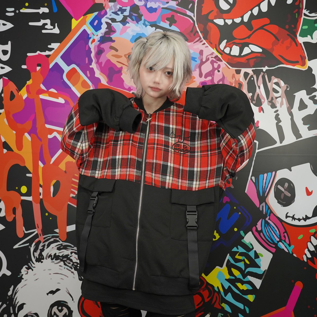 NieR_tokyo's tweet photo. 🎁本日〆切プレゼント企画🎁

こちらの当店オリジナル商品を

🎁2名様にプレゼント🎁

◼応募方法
フォロー(@NieR_tokyo) &amp; リポスト
◼締切〆  本日24時

ユニセックスアイテムです❣️

是非ご参加ください🙇‍♂️🙇‍♀️ https://t.co/LgbxTcf755