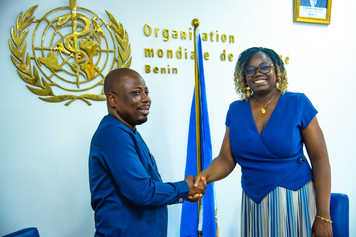 oms_benin's tweet photo. 🤝🏾L'@oms_benin et la @CroixRougeBj ont signé hier une lettre d'accord pour renforcer la continuité des services de santé et la réponse aux urgences sanitaires au #Bénin🇧🇯.
Ensemble, nous soutenons les populations les plus vulnérables et renforçons la résilience des communautés. https://t.co/SRwfUCc3sA