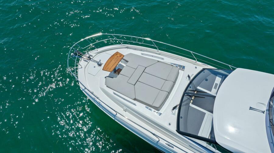 globalyachtex's tweet photo. "How Sweet It Is" is a pristine 2022 Prestige 590 Fly featuring twin 600 HP Cummins engines, ZF Zeus Pod Drives, Seakeeper stabilization, and an expansive flybridge. Luxury, performance, and effortless handling in one stunning yacht. ⚓ #YachtForSale #Prestige590 https://t.co/12fsTbeh48