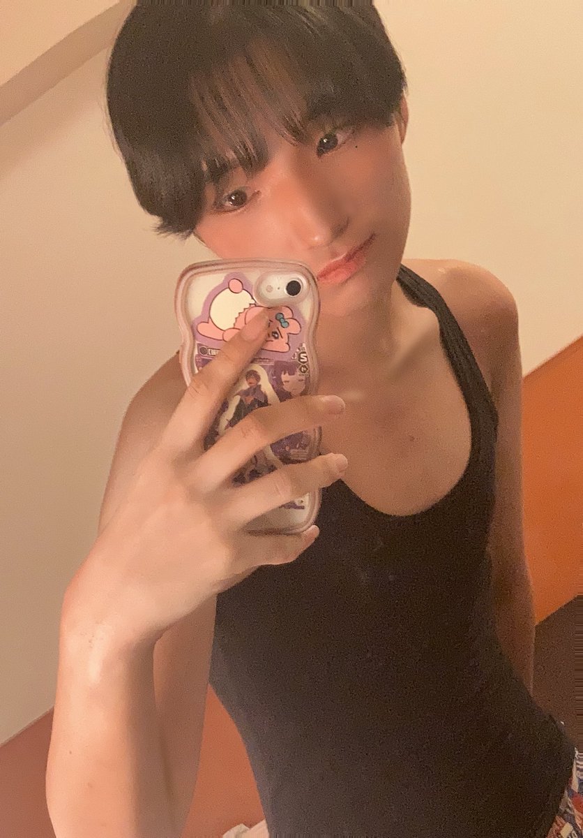 mua6e's tweet photo. ←3年前          今→ https://t.co/DPutSFYFU4