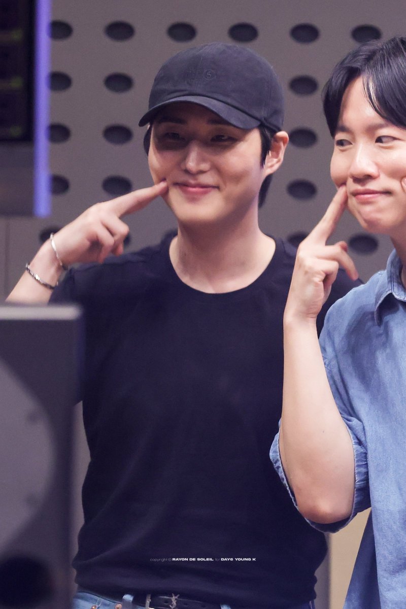 _rayondesoleil's tweet photo. 260804 한키라
말랑말랑말랑말랑

#영케이 #YOUNGK #DAY6 #데이식스 https://t.co/ako4yiaHXA