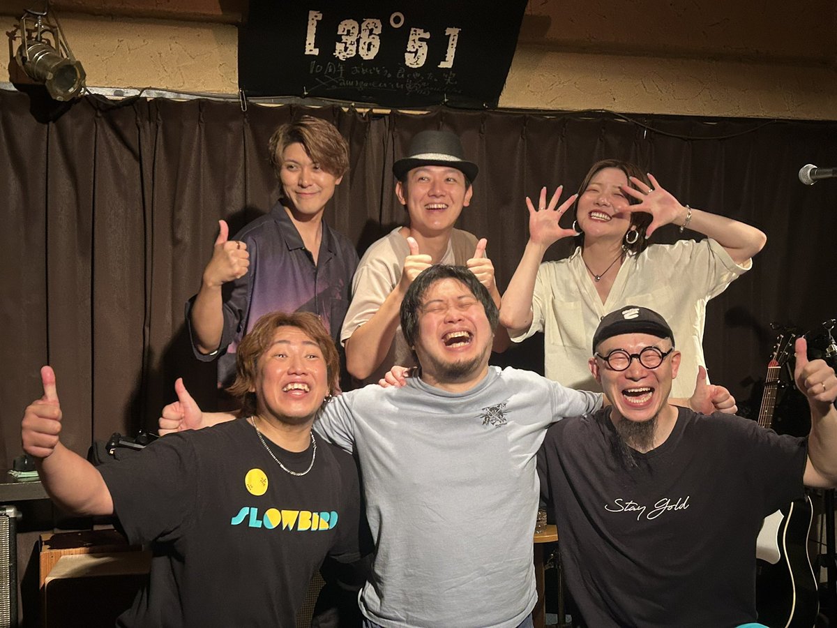 S_chounekutaiki's tweet photo. ラスト幡ヶ谷36°5LIVE
【君に贈る歌】

お越し下さった皆様
本当にありがとうございました！

アイツの東京ホームでアイツの忘れて行ったTシャツ着て、慈光と共にお届けしました。

慈光もmussuguも尼丁くんも素晴らしくて、最高にいい夜だったなぁ。

ひろし8月最後まで走り切ってな！
ありがとう。 https://t.co/yVsuuuWRSD