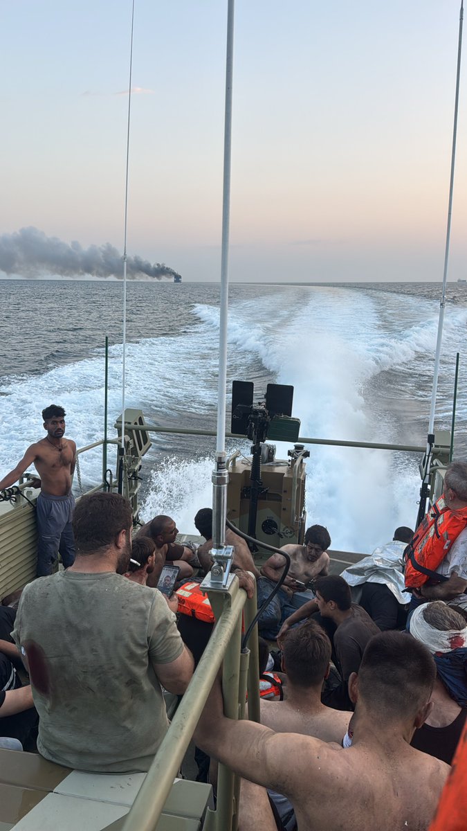 Ecrinnurkbrael1's tweet photo. Kalyoncu Shipping şirketine ait NADEZHDA isimli Ro-Ro gemisi Ukrayna tarafından dron saldırısına uğradı.Abim de o gemide çalışıyor ve onunla birlikte 10 kişi daha Rusya'da tedavi görüyor.#SONDAKİKA #Keşfet #Gündem https://t.co/m73XqqB5tA