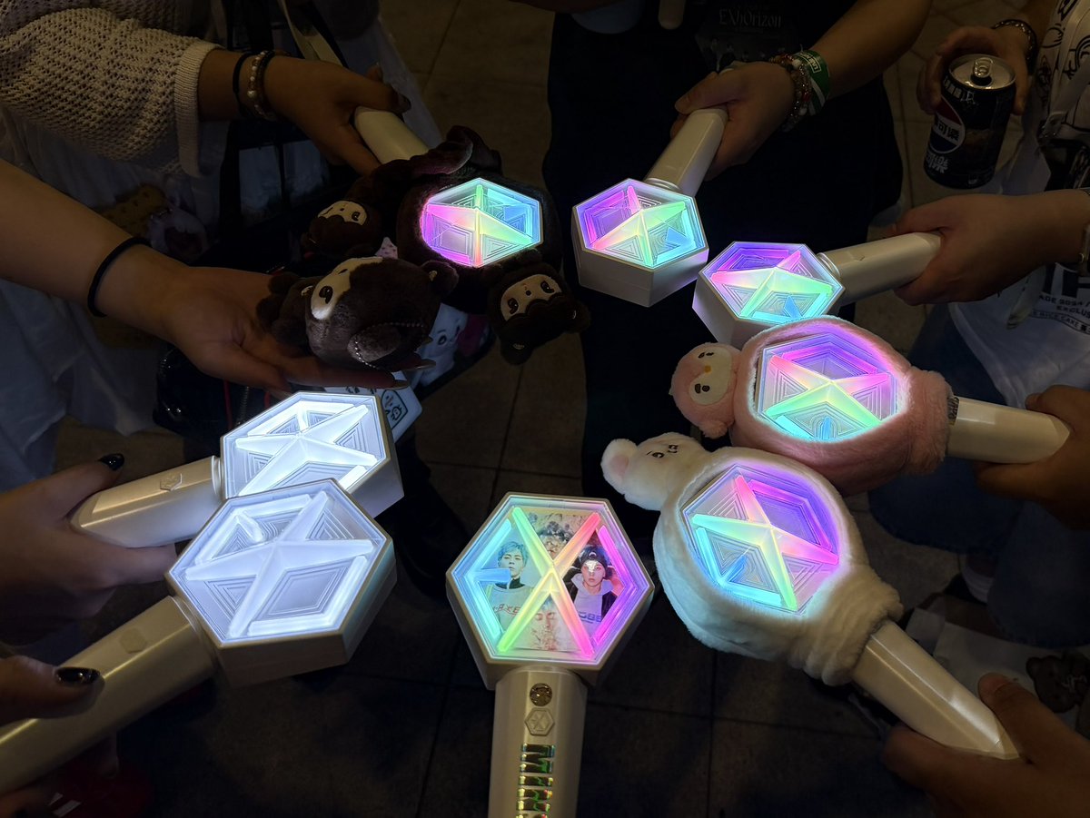 xmxmc99's tweet photo. #HappyEXOLDay
#12YearsofEXOLove
#EXOL12thAnniversary https://t.co/HAItjrwJTv