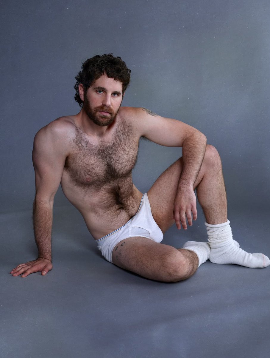 hairyhothung's tweet photo. Ben Platt by Eli Russell Linnetz https://t.co/ppukJSxwpc