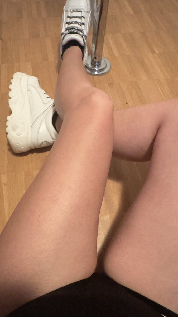 MissMistyy7's tweet photo. #buffalolondon #buffalogirl #whitebuffalo #buffalosneaker #buffaloshoes https://t.co/u9cq24lPey
