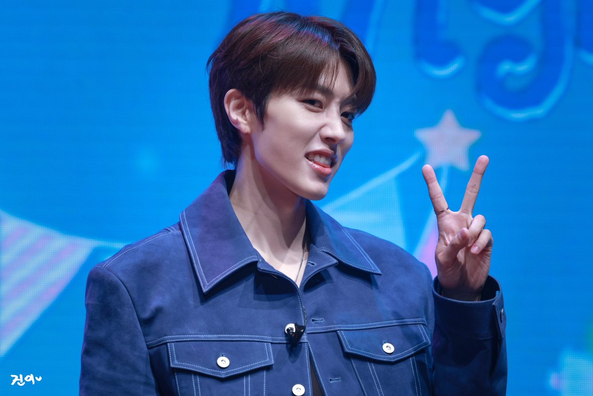GIN82709's tweet photo. 260801 이성열 생일파티 <Yeol-Summer Night> 낮공

ξ( ✿＞◡❛)✌🏻

 #성열 #이성열 #인피니트 #SUNGYEOL #LEESUNGYEOL #INFINITE https://t.co/tdQu6vX6T3