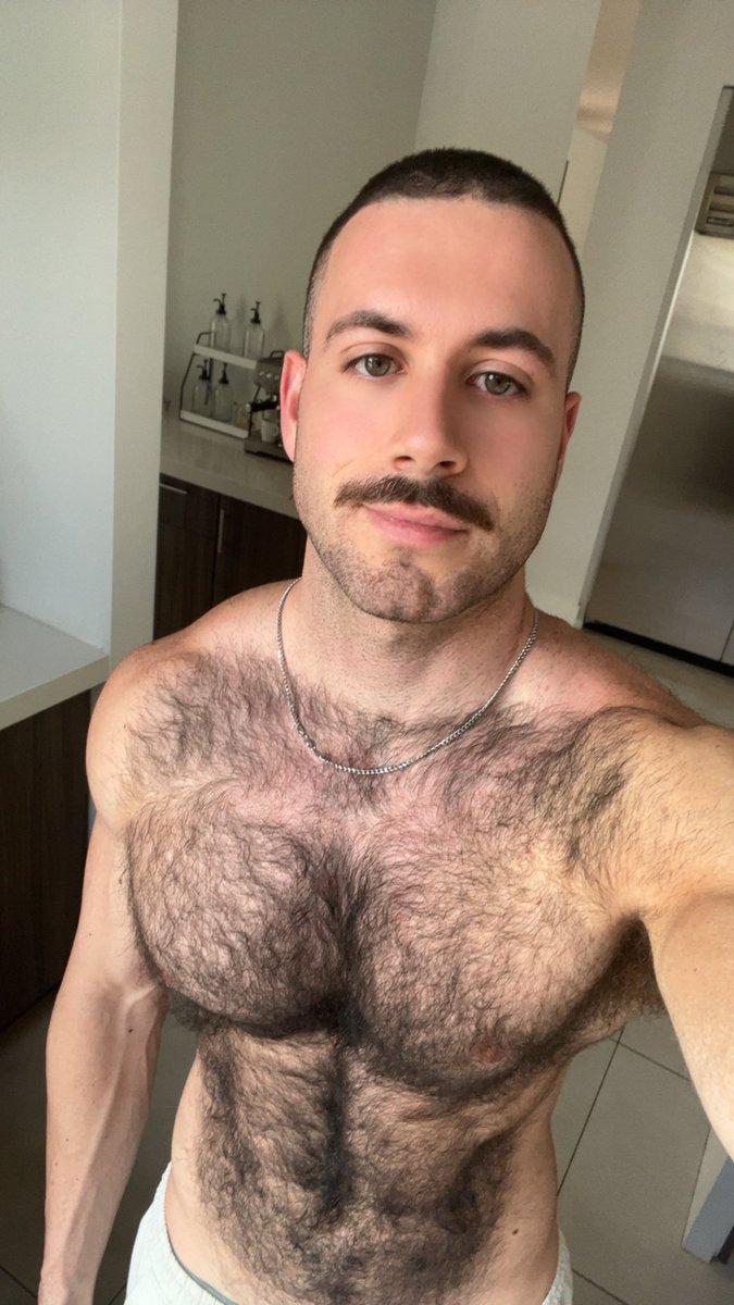 bentzbruv's tweet photo. Is this too much hair? https://t.co/LxTqC8B1QP