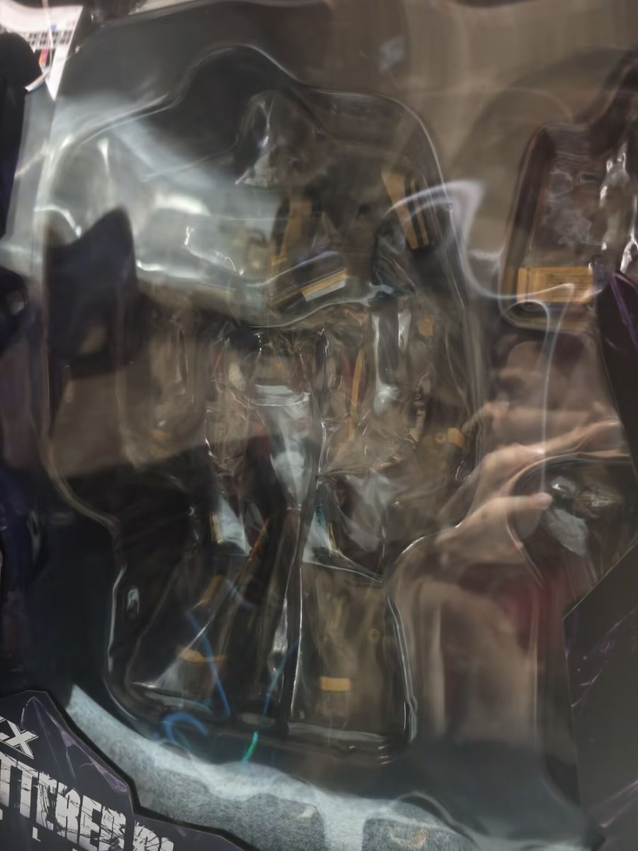 karadadan's tweet photo. 不舍得拆开！！！ #Transformers #ShatteredGlass  #goldbug https://t.co/jbKb1tscd1