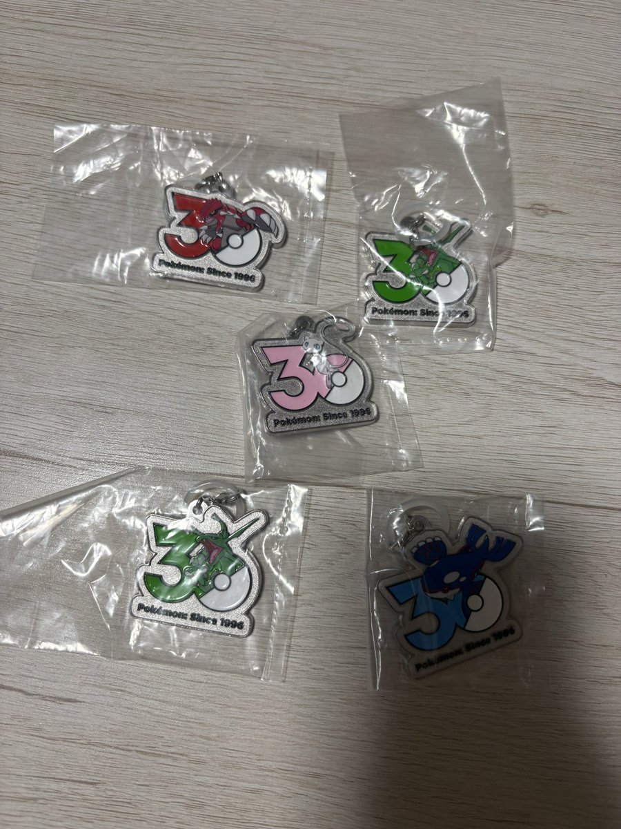 SPEC64971702's tweet photo. 【交換】ポケモン 30周年 メタルチャームマスコット 

【譲】画像1

【求】画像2の赤丸

郵送希望です。
優先度　ピカチュウ>その他

よろしくお願いします。 https://t.co/hUZrpDv5vs