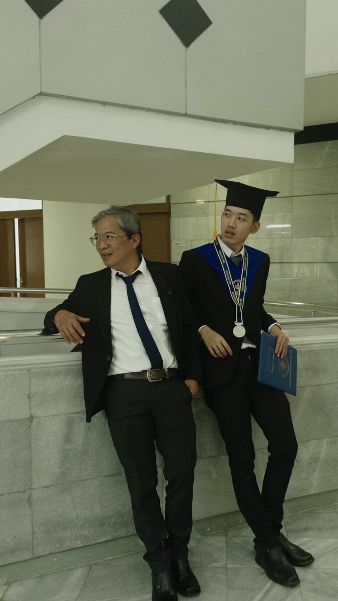 sehuncimahi's tweet photo. gaperlu fotografer when u and homie (bokap) serving facecard btw https://t.co/KfejgRK8zD