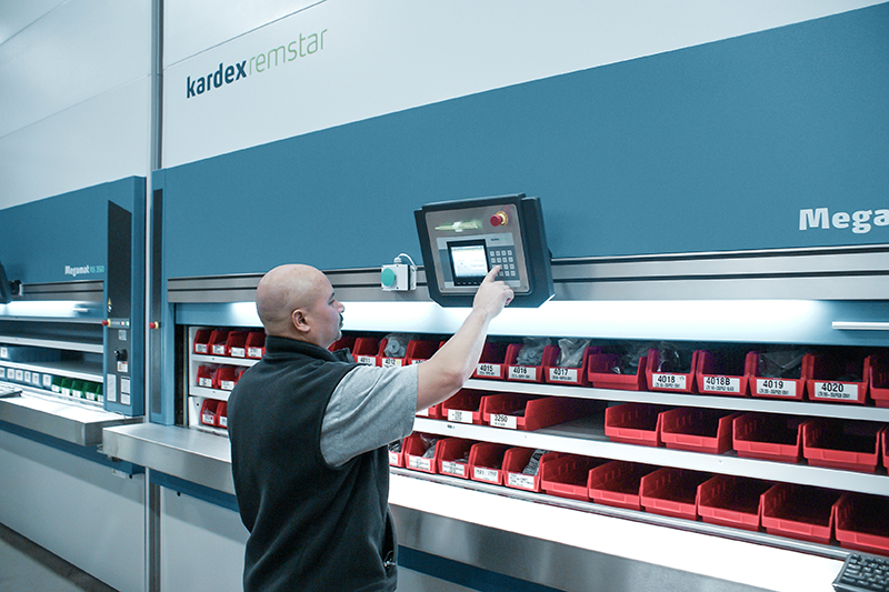 MatHandling247's tweet photo. Stop walking, start picking. Kardex Megamat vertical carousels bring parts directly to operators—cutting walk and search time while reclaiming valuable floor space. Up to 32 feet of storage height.
#MaterialHandling #VerticalCarousel #ASRS #Kardex
https://t.co/VrPVDs86Y9 https://t.co/tpHYmz11Qq