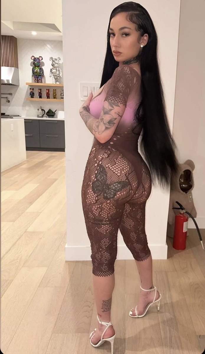 baddiees___'s tweet photo. Bhad Bhabie is so Hot and Beautiful https://t.co/4LyVCUogcB