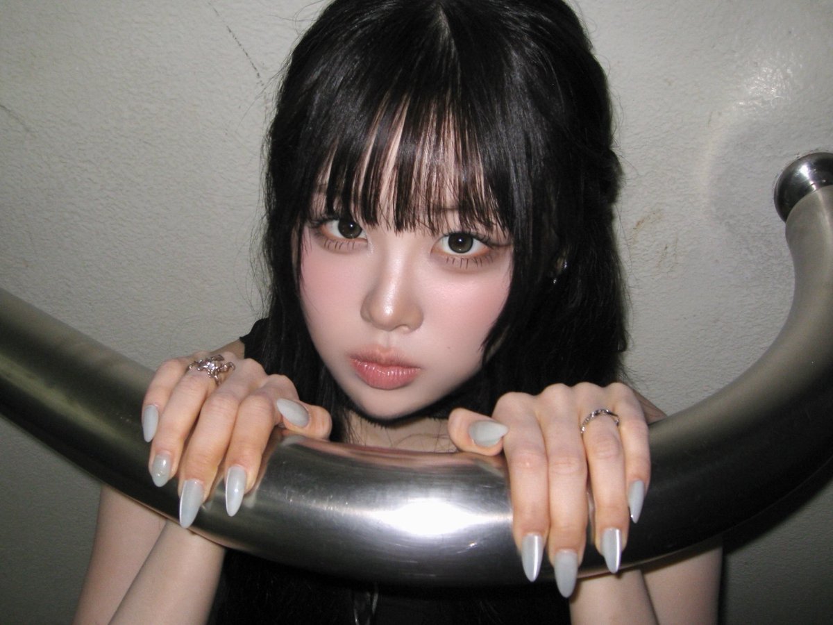 kvzsource's tweet photo. keyveatz ‘suck it up lovers club’ photo dump - kim yuna https://t.co/xfHVRVjauX