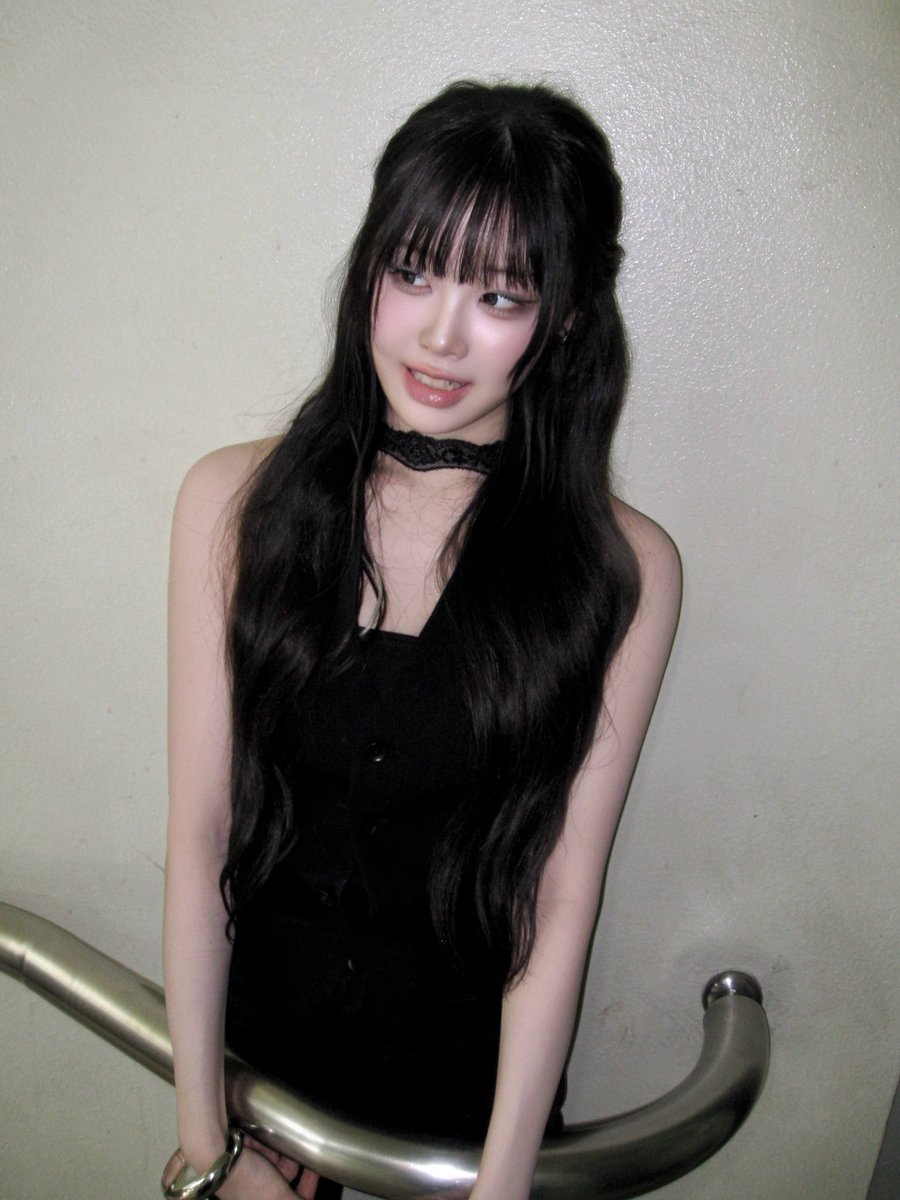 kvzsource's tweet photo. keyveatz ‘suck it up lovers club’ photo dump - kim yuna https://t.co/xfHVRVjauX