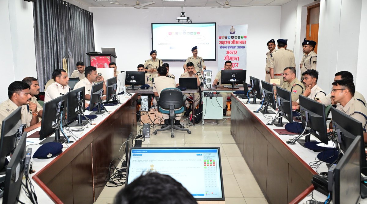 SSBFTRLUCKNOW's tweet photo. महानिरीक्षक श्रीमती मीनू चौधरी, IPS के मार्गदर्शन में #FTRSSBLucknow में अंतर-सीमांत कंप्यूटर जागरूकता प्रतियोगिता–2026 का शुभारंभ हुआ। विभिन्न सीमांतों व प्रशिक्षण केंद्रों के 35 प्रतिभागी इस प्रतियोगिता में हिस्सा ले रहे हैं।
@SSB_INDIA
M#SashastraSeemaBal #ComputerAwareness https://t.co/YgSAANrEpc
