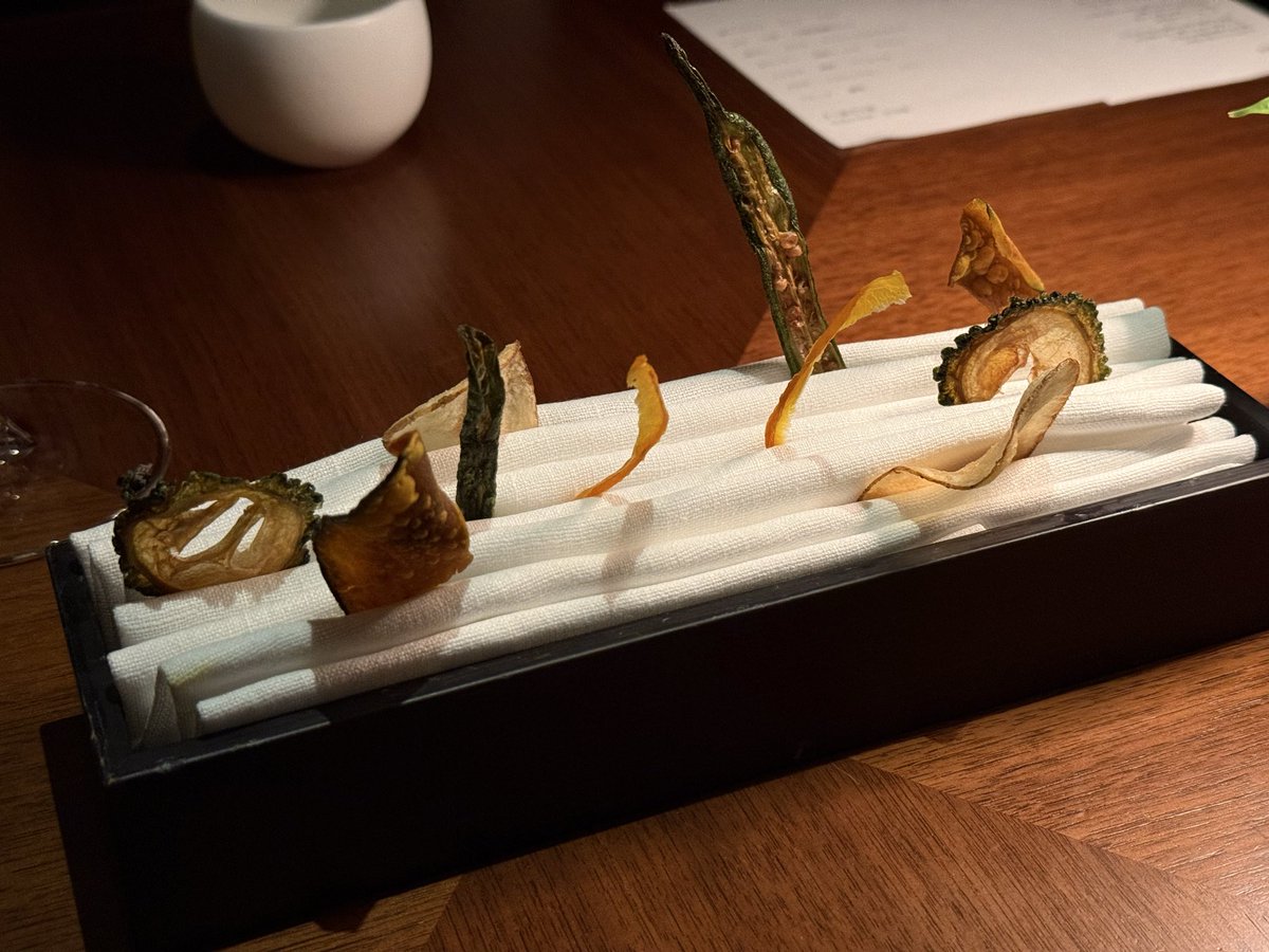 Mokkun1223's tweet photo. リッツカールトン日光　レークハウス　地元食材にこだわった素材の味を生かした料理　バケットは無いが満足感のあるコースだった https://t.co/qeNRIbnDCJ