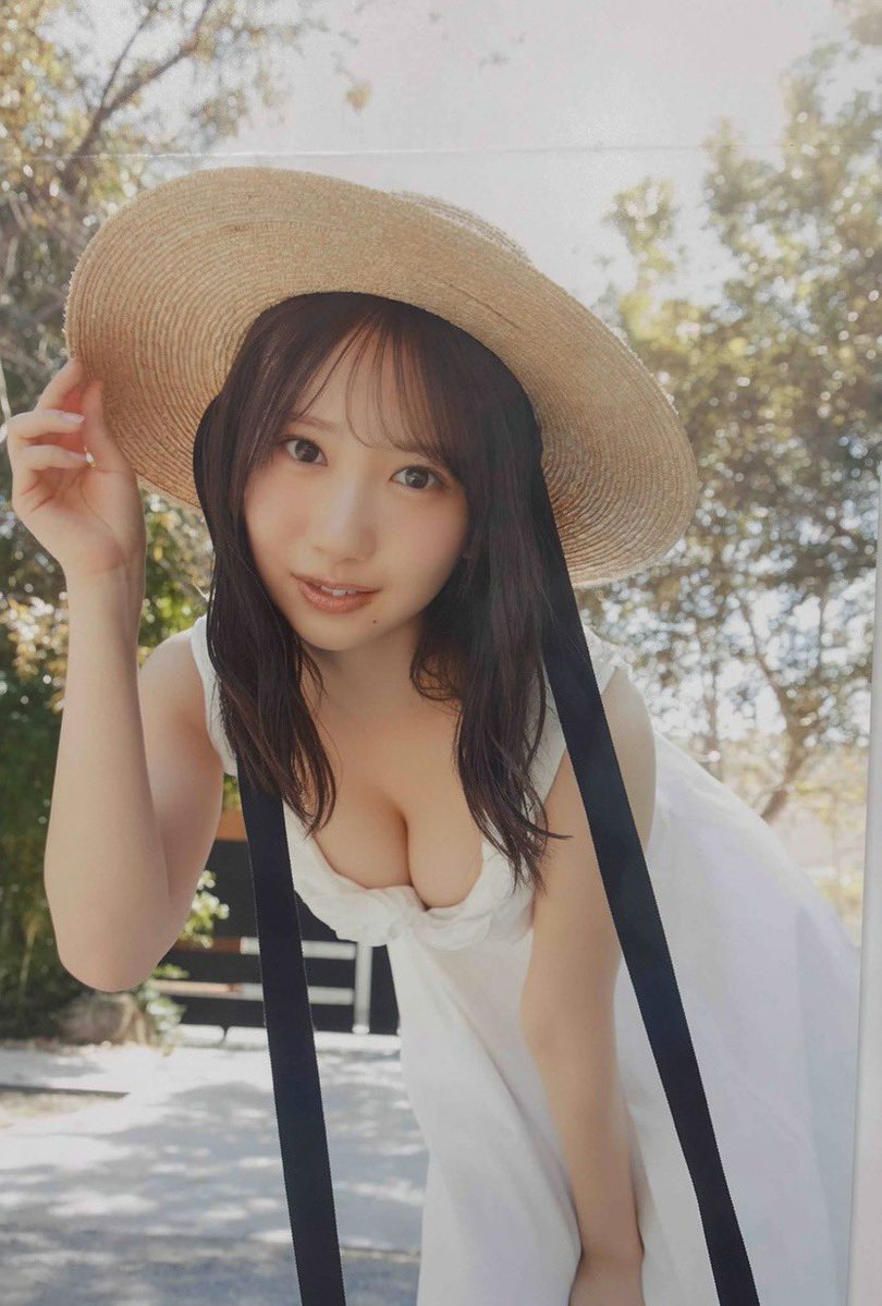 6z70t's tweet photo. #藤嶌果歩1st写真集 https://t.co/izD9vXIOrU