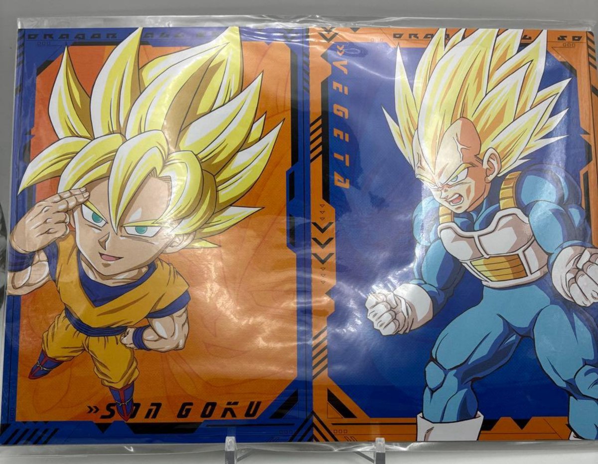 Sekai_DB's tweet photo. La más reciente edición de la revista japonesa SAIKYO JUMP (#9/2026) incluye como regalo una doble postal con ilustraciones de Goku y Vegeta realizadas por la mangaka Naho Ooishi, autora de Dragon Ball SD.

※ Esa ilustración de Goku fue usada este mes en la portada de la revista https://t.co/QvfOQz1M9G