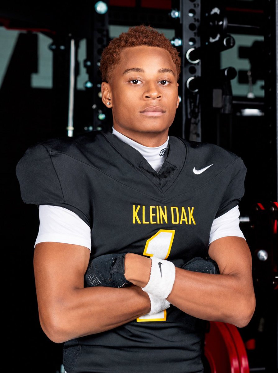 MeachemH88445's tweet photo. The wait is over
Tune in 👀
#DB #ClassOf2027 #AGTG
@KLEINOAKFB @MickensJay @chaseK_52 @TheProtectUCrew @Madisonlamb99 @JayArnoldTX https://t.co/wciHMrb3UZ