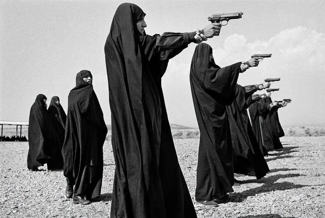 Iman4ii's tweet photo. Iran, Tehran 
(Jean Gaumy) 1986 https://t.co/RqCRVySHjy