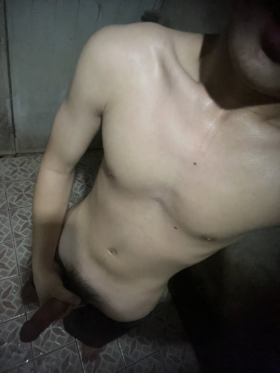 Jfbyey's tweet photo. ชักว่าว ใกล้แตก https://t.co/v3uxs9vyg6