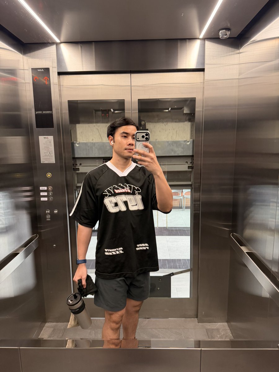 jzanzan's tweet photo. พอยิมคนเริ่มเยอะคือ ไม่เอาแล้ว กลับๆๆ
อยู่ไม่ไหว บรัยย 😂😂😂 https://t.co/6wsemYXTuO