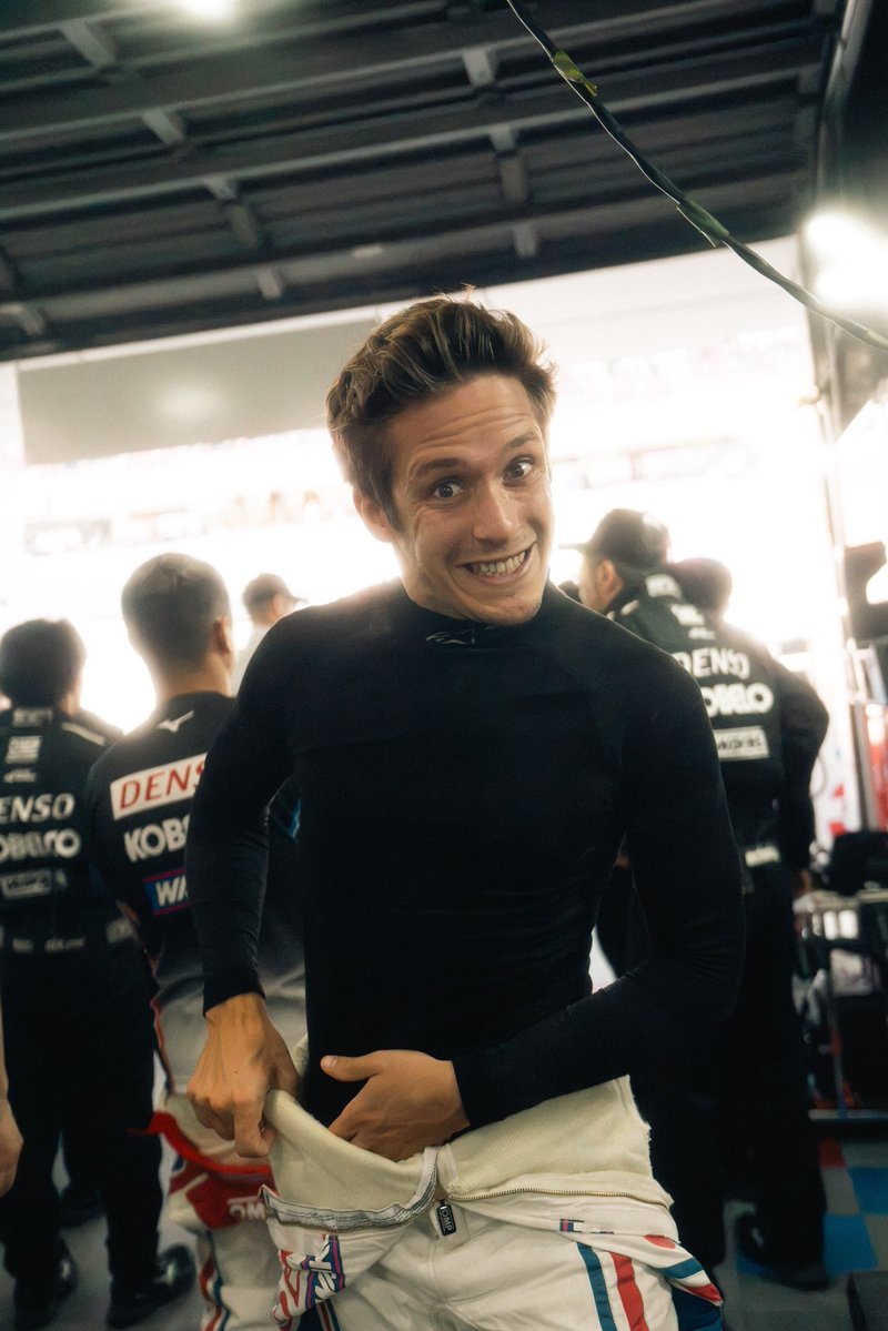 sachafenestraz's tweet photo. Finde jodido en el SuperGT, la verdad. Pero remamos y sacamos algunos puntitos con lo que había, así que contentos igual. Ahora a descansar que el finde que viene volvemos con la bestia del Super Formula🏎️ https://t.co/jaFrcfqaDI