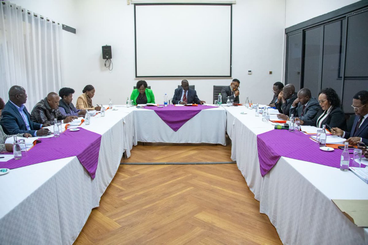TheODMparty's tweet photo. PARTY MATTERS: Frequent consultations and discussions makes our party stronger and more responsive to the issues raised by our members and the general public. Today the Central Committee met to deliberate on a number of issues both national and on party issues. The meeting was chaired by Party Leader @DrOburu_O and attended by DPL @A_S_Nassir Ntl Chairperson @gladyswanga SG @HonOmanyo Director of Campaigns and Election @JunetMohamed among others… #TukoTayari