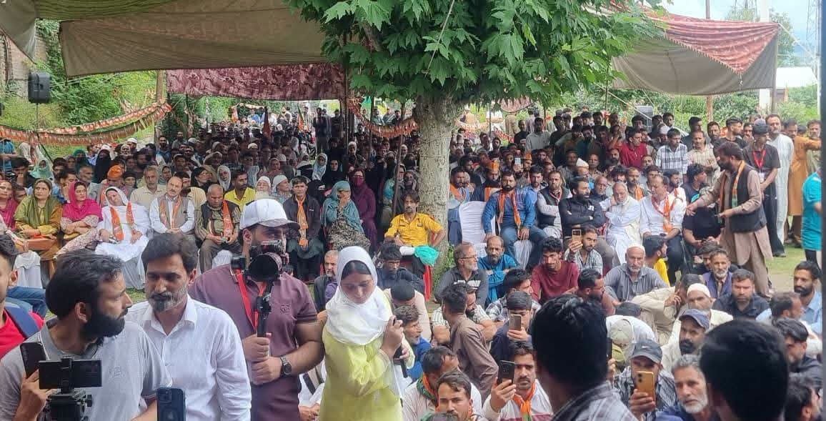 BJP4Kupwara's tweet photo. J&amp;K BJP General Secretary (Org.) Shri @AshokKoul59 addressed the programme at Langate Park in Kupwara. 

J&amp;K BJP Secretary @Mudasir4Wani, J&amp;K BJP Co-Convenor Media &amp; Prabhari Kupwara Adv. @TheSkandar, District President  Syed Rafiq , along with other senior party leaders. https://t.co/PZ5ZCDaJvn