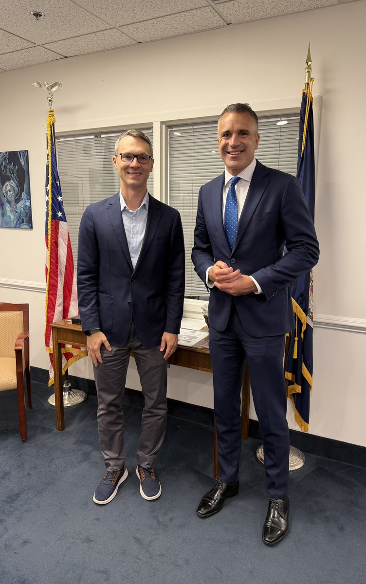 PMalinauskasMP's tweet photo. Great meeting with @Rep_Walkinshaw in Fairfax, Virginia. An opportunity to talk about Virginia’s experience with data centres, as well as the broader relationship between Australia and the United States. https://t.co/9LxyoA53De