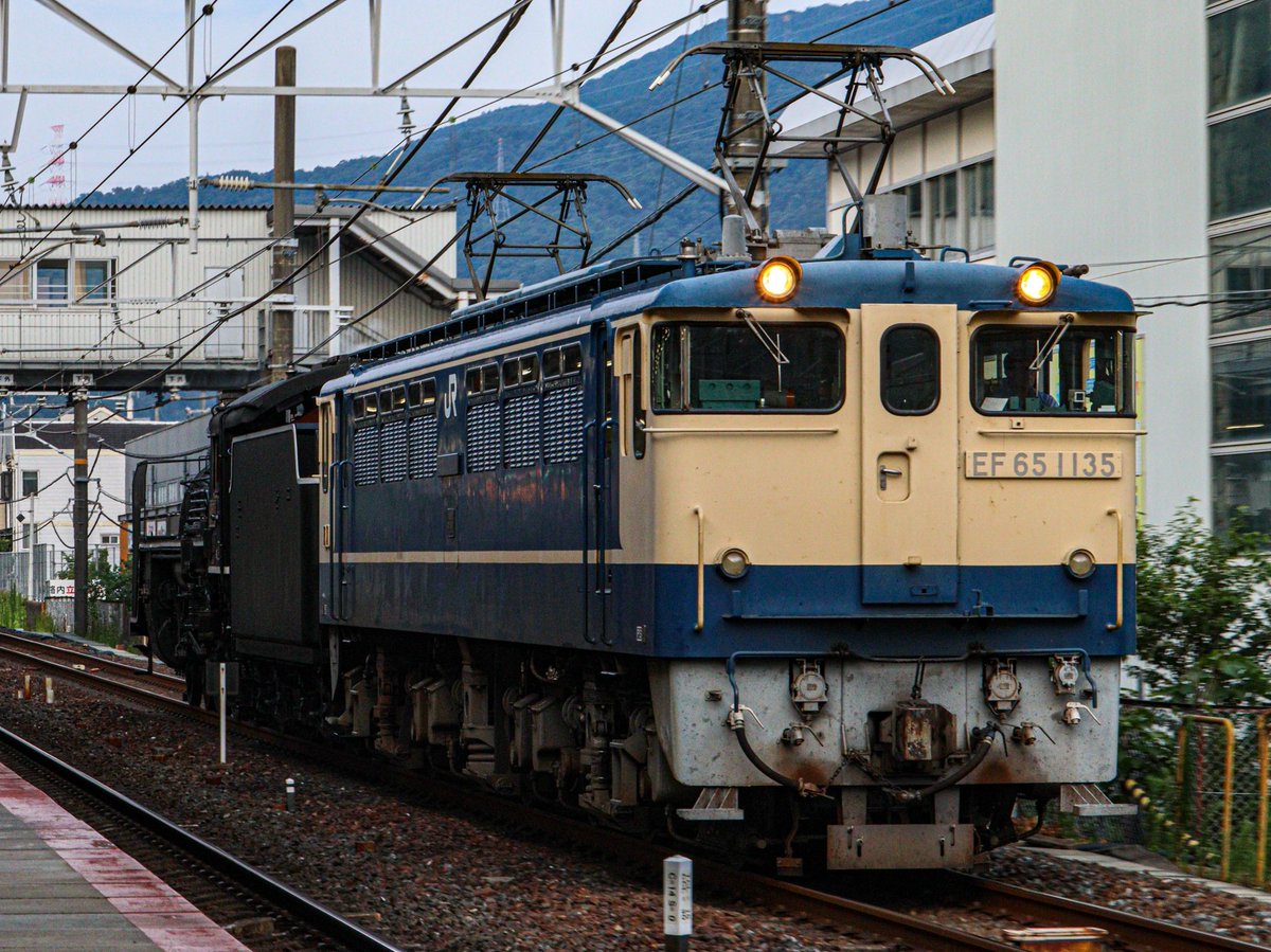 522_kiyo's tweet photo. おはようございます😊☀️
C57-1試運転その2
 #試9395レ #C571試運転 #C571 #蒸気機関車 #梅小路機関区 #EF651135 #EF65pf #下関機関区 #電気機関車 #国鉄車両 #おはようトレイン　
2026.8.03 https://t.co/kQOexS8ASi