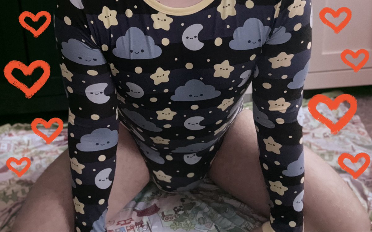 LittleStrange03's tweet photo. Ngl I’m feeling a tad bit lonely rn and just wondered if you’d be up for playing game with this cute diaper boy!? 😇🥺🙈 oh and some diaper pats maybe too? 😊👀🥰#GuessHowManyHearts
#Abdl #diaper #cgl #ddlb #mdlb #abdlbabyboy #little #littlespace
#abdldiaper #diaperbutt https://t.co/Wj1oVe4lOs