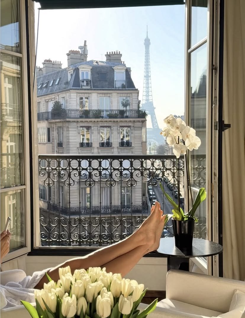 Parisianaes1 tweet picture