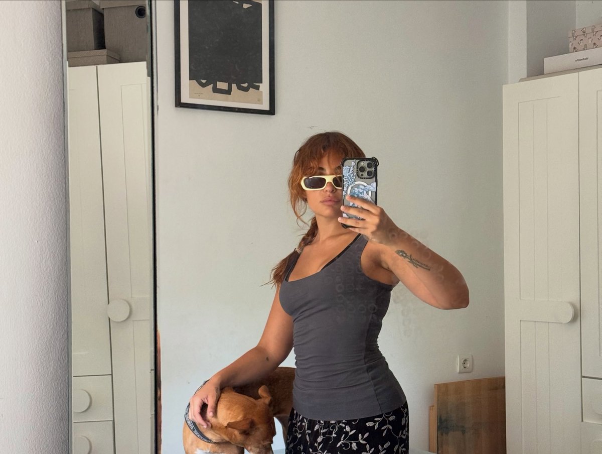 hodarepresenta's tweet photo. 📸| violeta (@/violetahodar) vía IG post (5)

https://t.co/ryUw9IIJ4B

“bueno esq al final la vida es un poco eso que pasa sin que te des cuenta no? algunos momentos de este verano en el que estoy trabajando un montón y escapándome cuando puedo para llenarme el <3333” https://t.co/VmlHj6kC2J