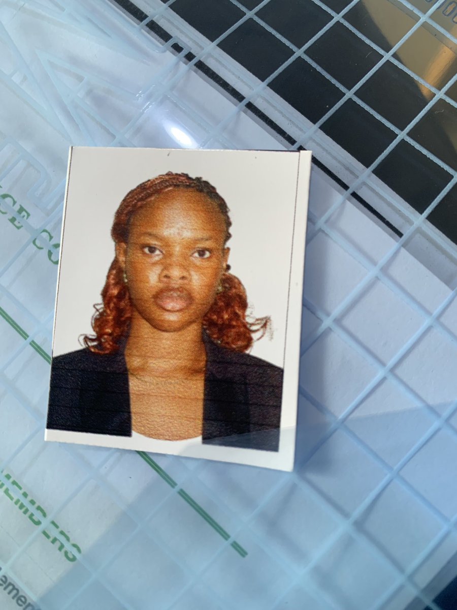 Margaret__Emma's tweet photo. Show me a prettier passport picture, I’ll wait😌 https://t.co/7XCg3E0Eup