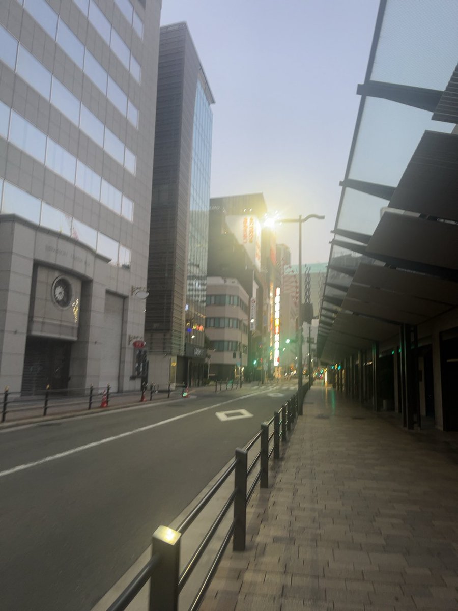 KzvTq's tweet photo. 朝の大阪今日はご機嫌どうですか？上々？🎵 https://t.co/HFVwYZhtFa