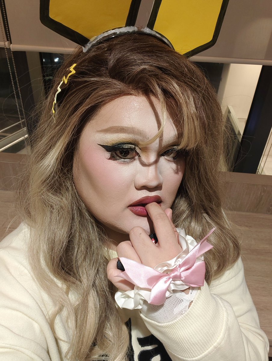 Va1entineee's tweet photo. Feeling my Pichu Oats ⚡ https://t.co/lCRlpjhyxk