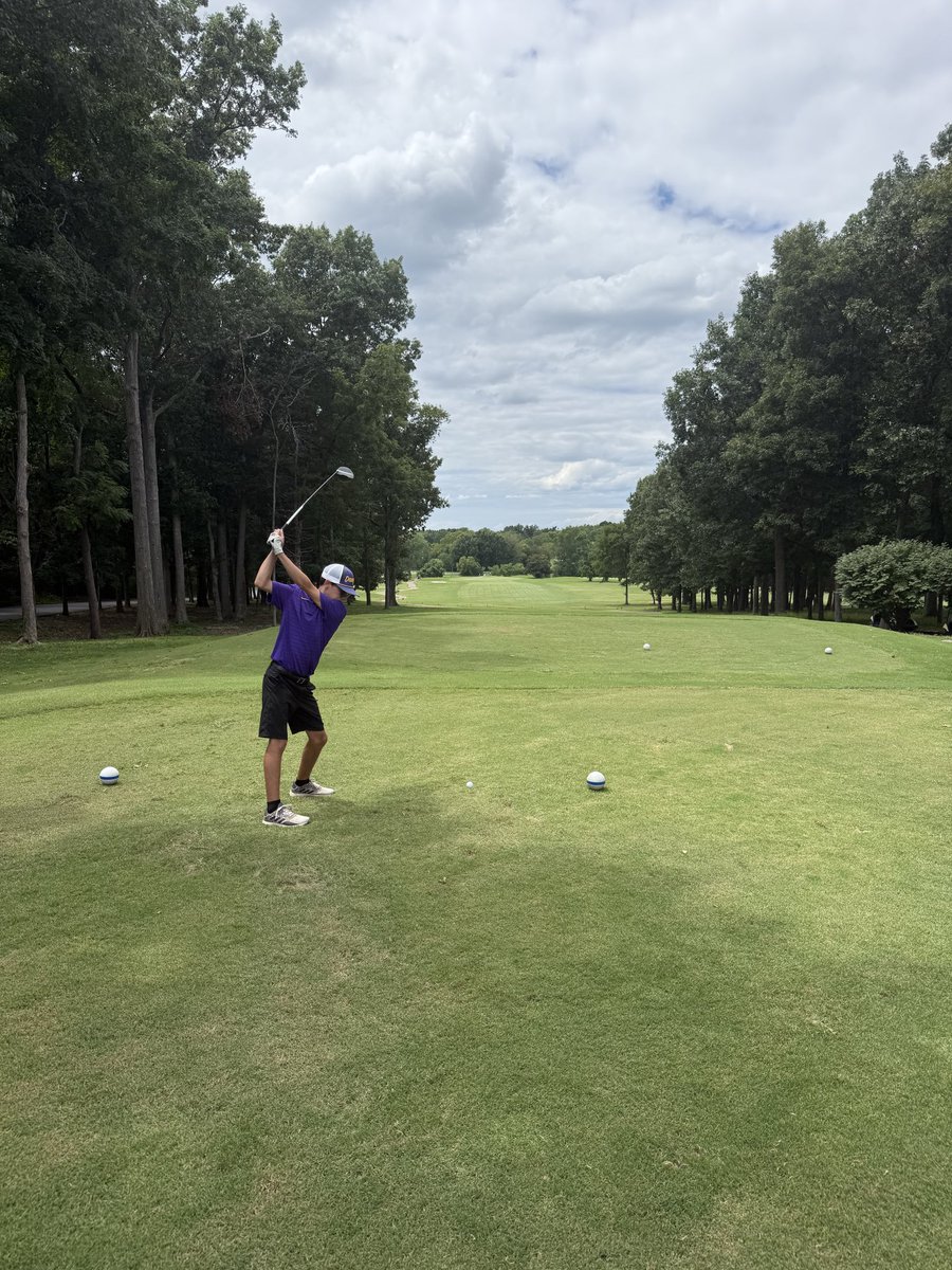 smyrnagolf's tweet photo. Today’s opening tee shots! #golfdawgs @SmyrnaBulldog https://t.co/Gpcrl6qE6S