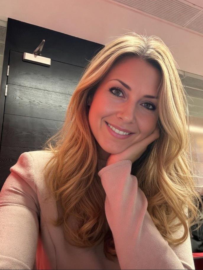Ashley_22ky's tweet photo. I’m Divorced 💔🥀. I’m independent. I don’t smoke. I’m a good person. I cook really well. I just want to be friends with you. https://t.co/AvJxOejI4s