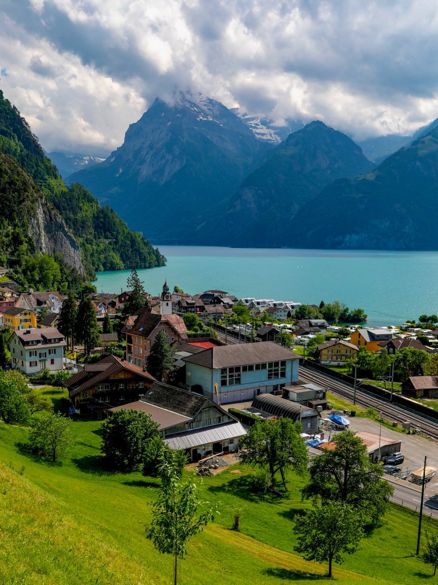 ____flowers__'s tweet photo. Switzerland https://t.co/chbUP9ANZc