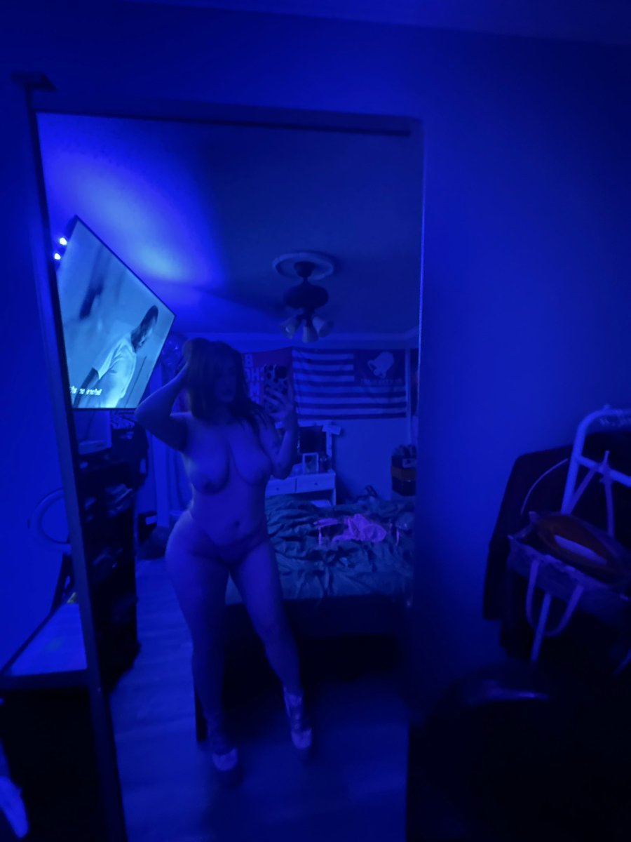 LyricRose3rd's tweet photo. Happy Titty Tuesday 😚 https://t.co/ur9orXXEFV