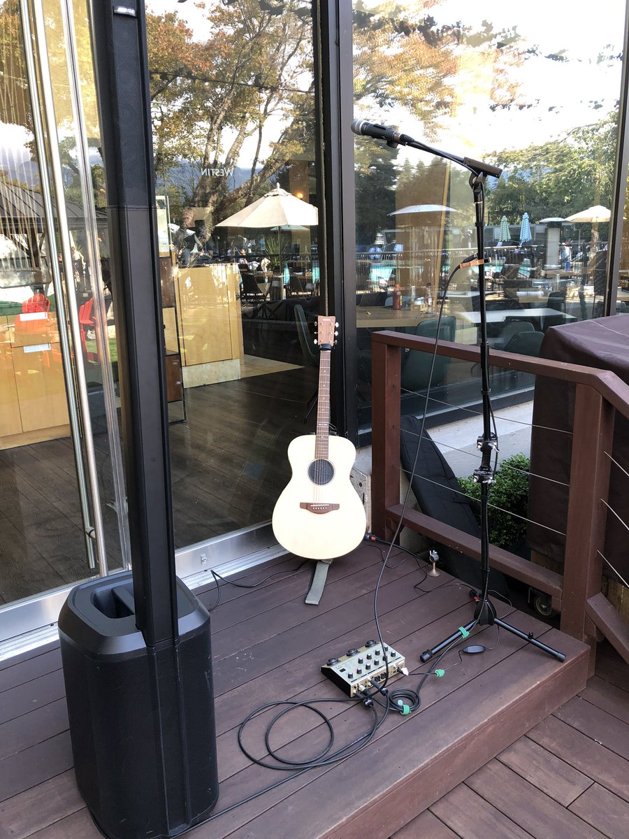 DOC604's tweet photo. It was a bit of an emotional return to #H2 @WestinBayshore this past weekend; I hadn’t performed there in over 6years &amp; as it was one of my regular gigs back in the day, a lot of great memories came right back to me! It’s such a beautiful, historic venue; glad to be back! https://t.co/V0V3XKxDKa