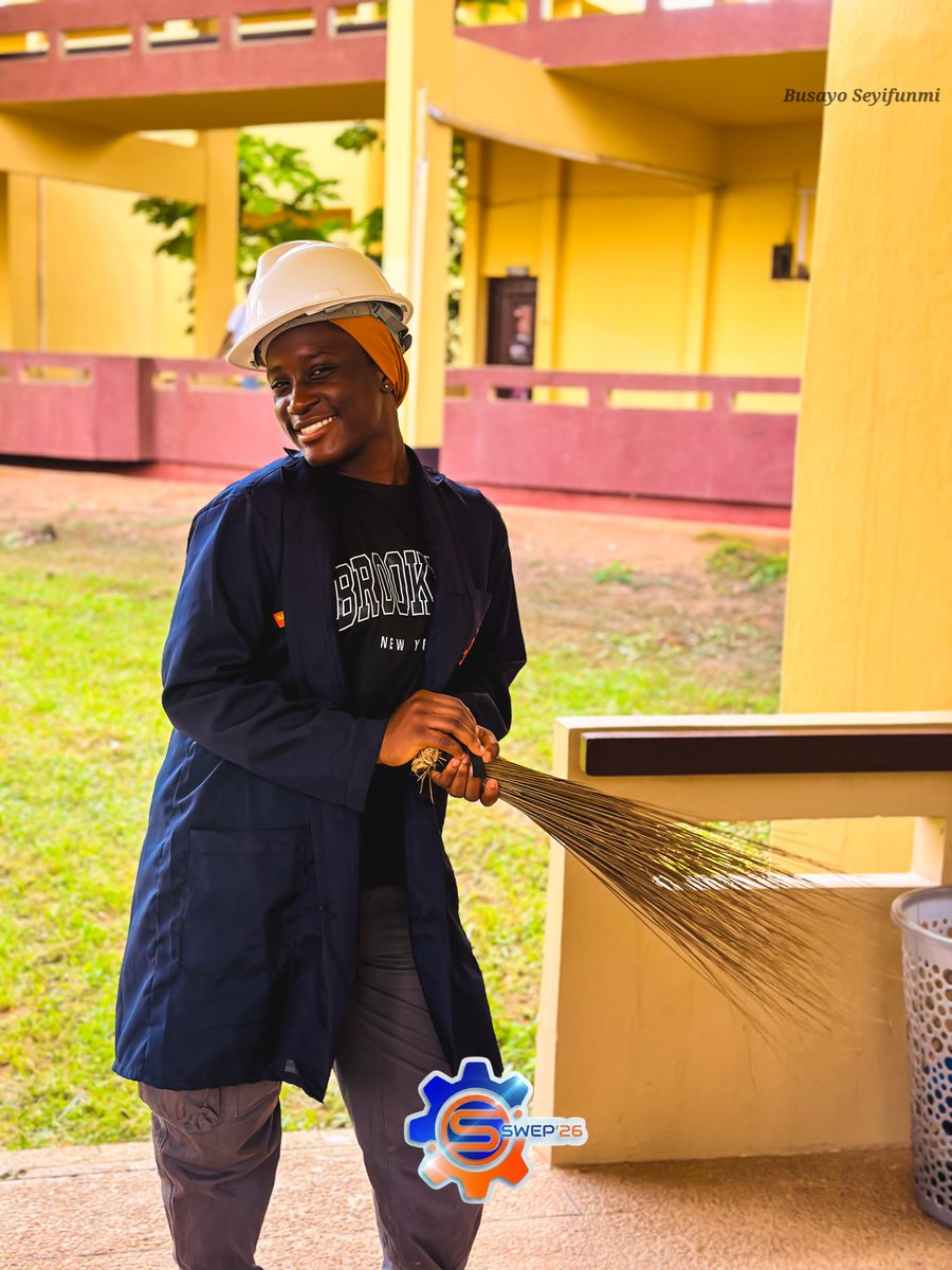 FET2029's tweet photo. SWEP DAY 2 
Community service https://t.co/sLQxanGxyV